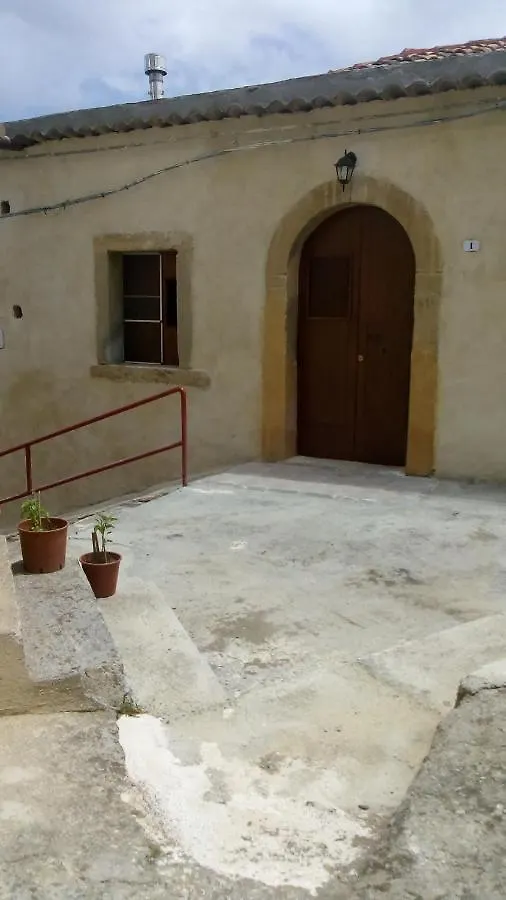Tipica Casa D'Altri Tempi Villa Furnari Semesterbostad