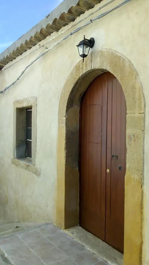Tipica Casa D'Altri Tempi Villa Furnari 0*,  Italien